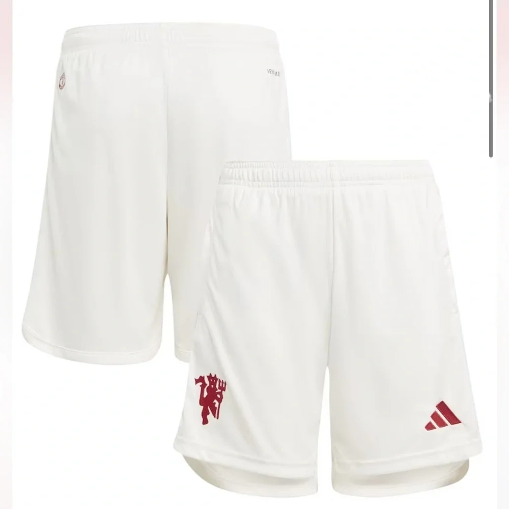 NWOT adidas Man United Third Shorts 2023-24 - Kids, size Small 9-10